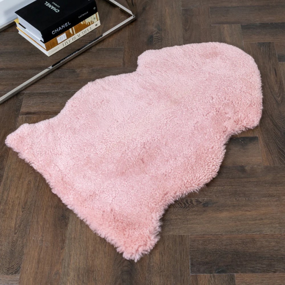 Balfour Short Pile New Zealand Sheepskin Rug in Pink